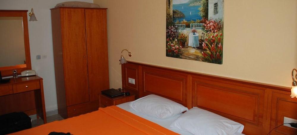 Hotel Platon Beach Олімпіакі-Акті Екстер'єр фото