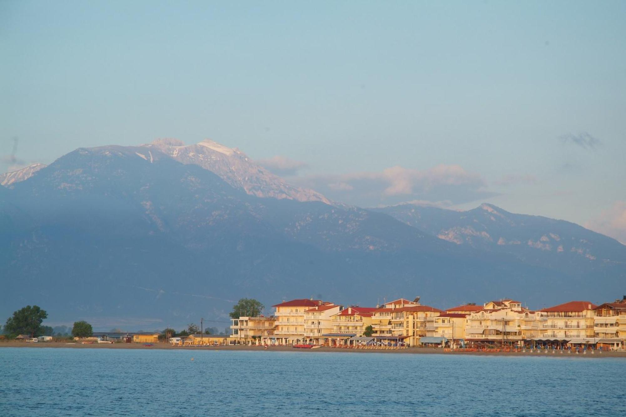 Hotel Platon Beach Олімпіакі-Акті Екстер'єр фото