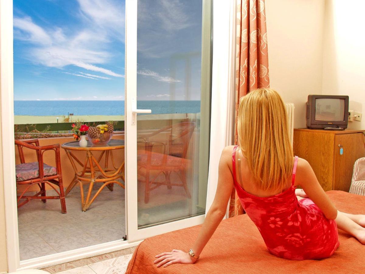 Hotel Platon Beach Олімпіакі-Акті Екстер'єр фото